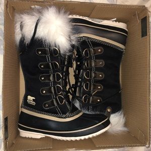 Sorel Joan of Arctic X , Black, size 7 BRAND NEW!